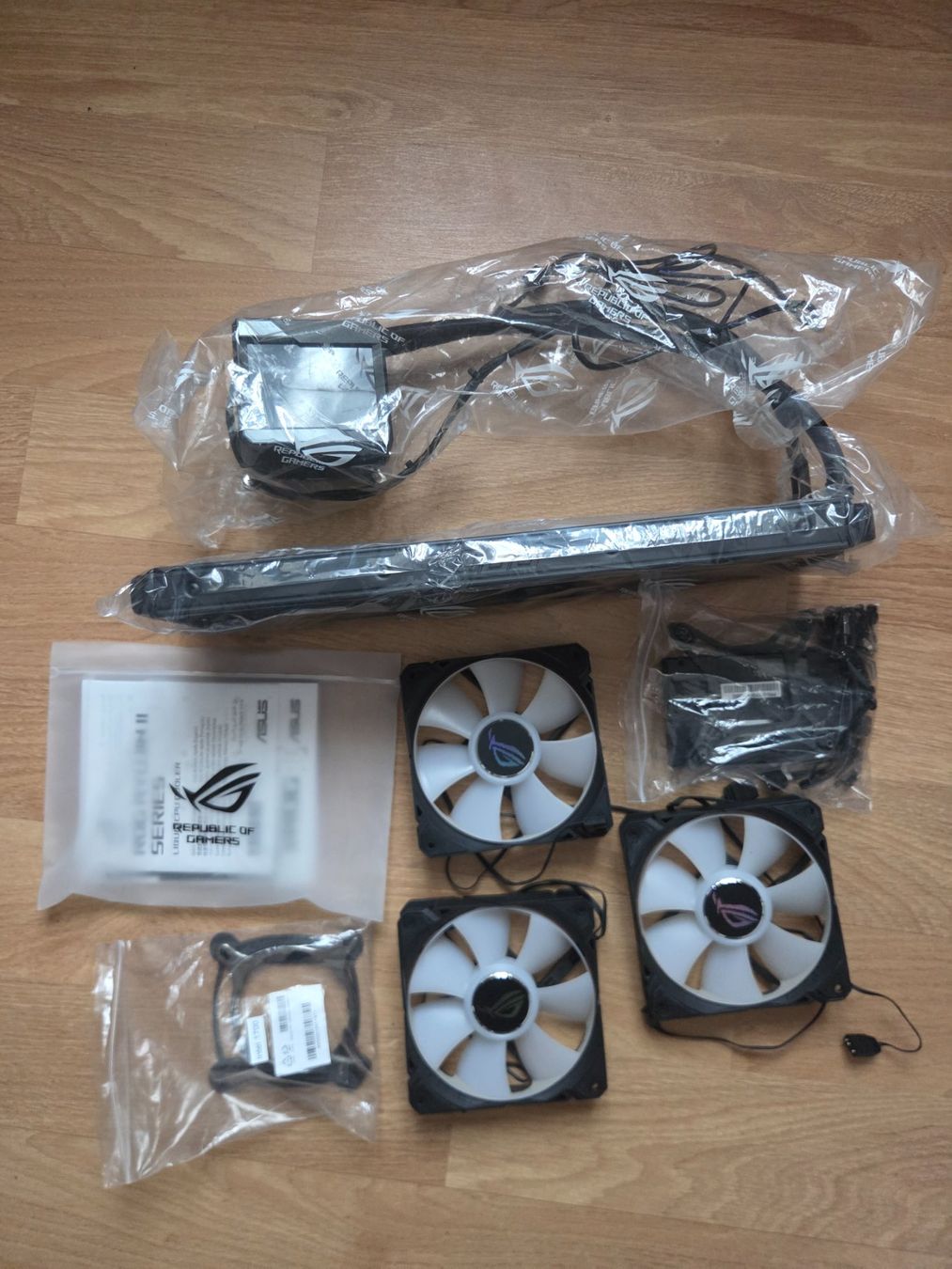 Asus Componenti elettronici: ASUS ROG Ryujin II 360 AIO Refroidissement pas complet – Usato da Les Bois venduto da 1337