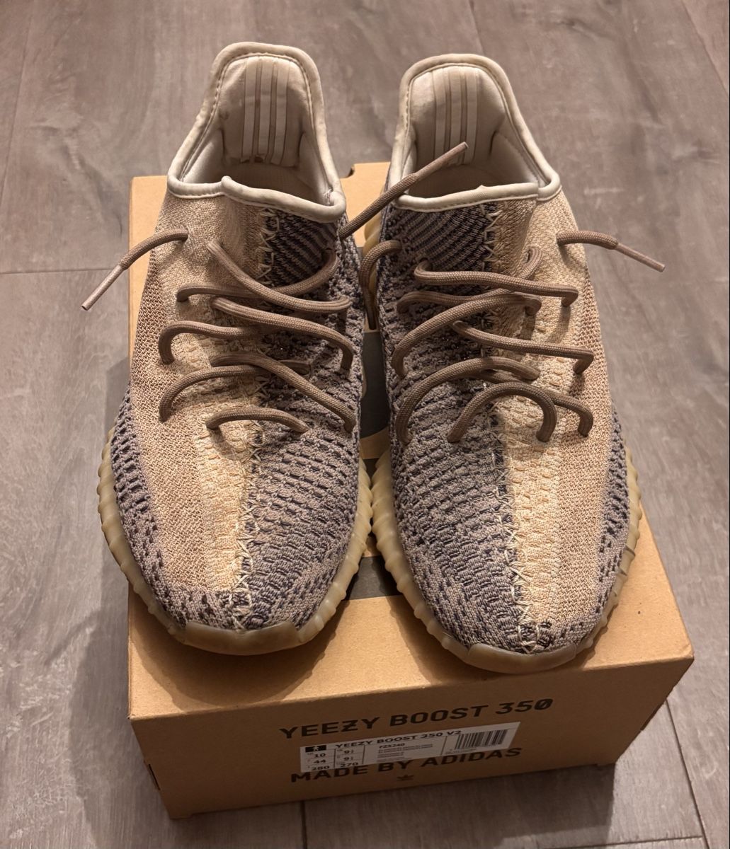 Adidas Scarpe da uomo: Adidas Yeezy Boost 350 V2 - taille 44 – Usato da Alle venduto da Valentin.Goffinet 1