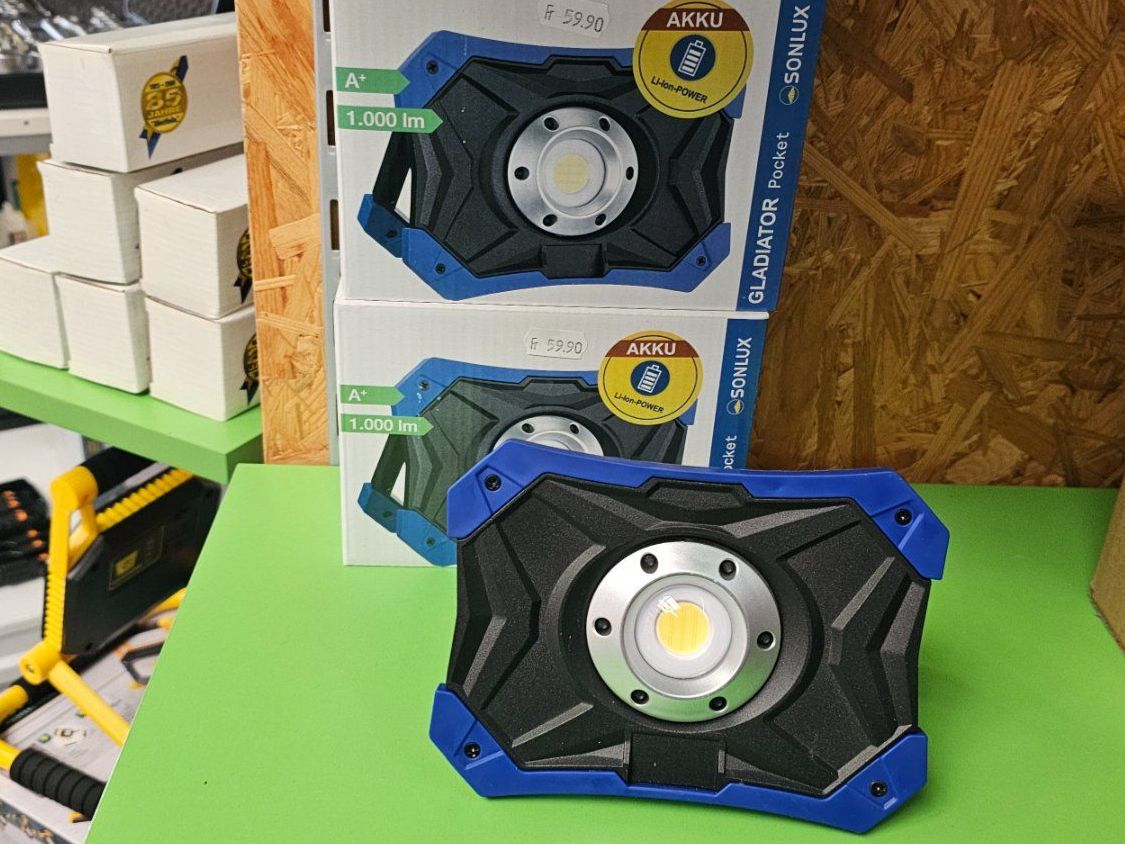 Lampade: Sonlux LED Akku Arbeitsleuchte Gladiator Pocket – Nuovo e nell'imballaggio originale da Koppigen venduto da Bracher_Mail-House