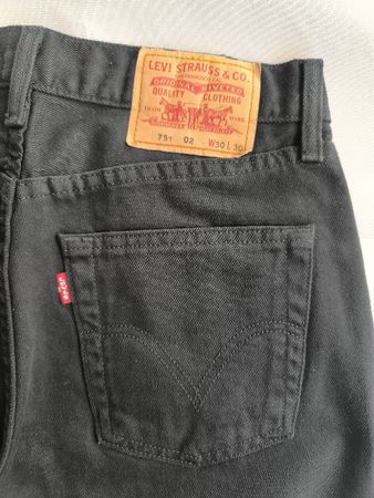 Jeans Levi Strauss 751 neri taglia W30 L30 usati slon1 volta