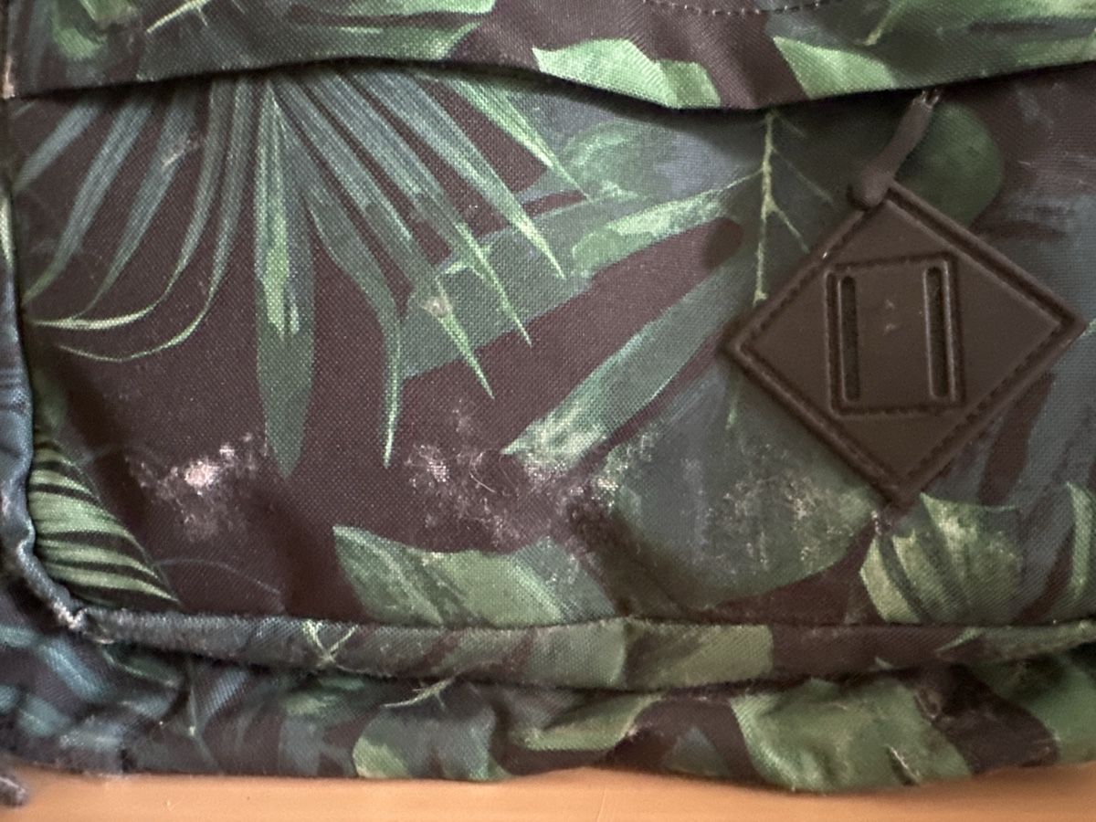 Dakine Zaini: Sac à dos Dakine motif tropical – Usato da Lausanne venduto da sam_hp5y 1