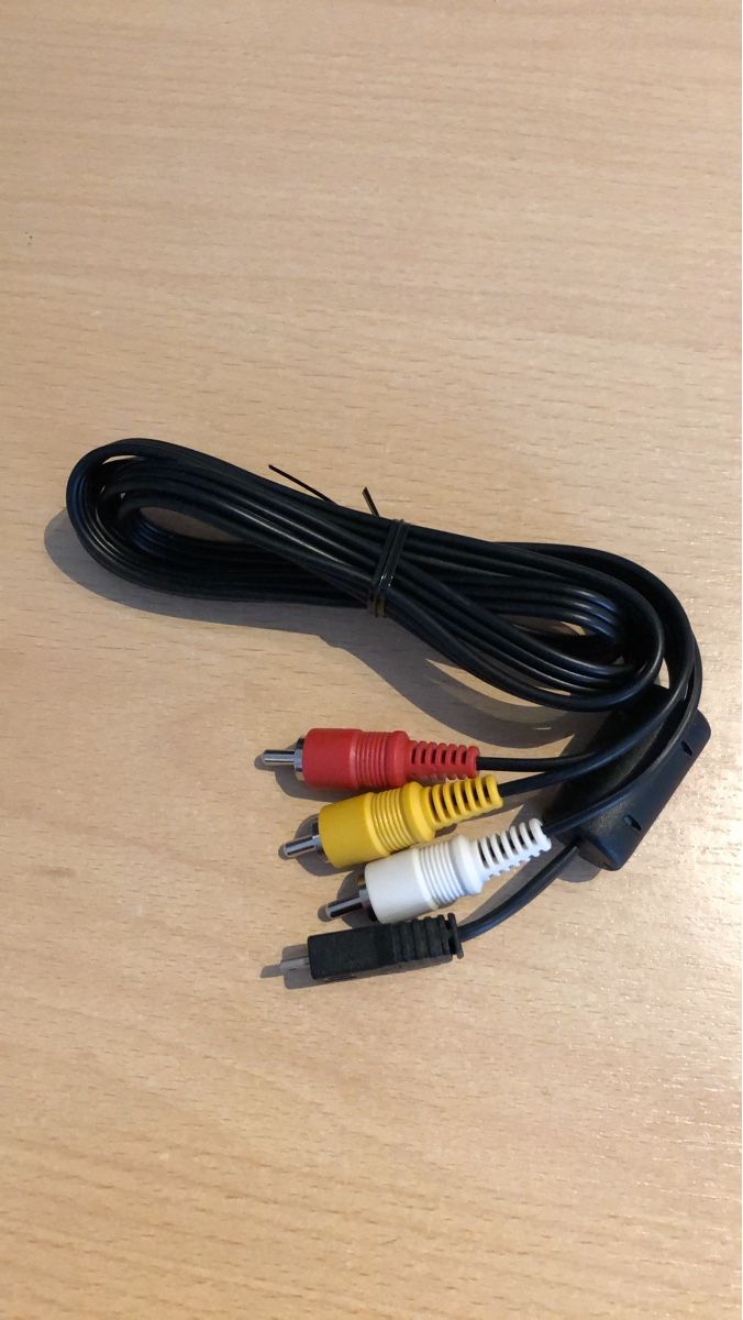 Cavi: Ab 1.- Neues ungebrauchtes AV-Kabel – Nuovo e nell'imballaggio originale da Attelwil venduto da Canelle67