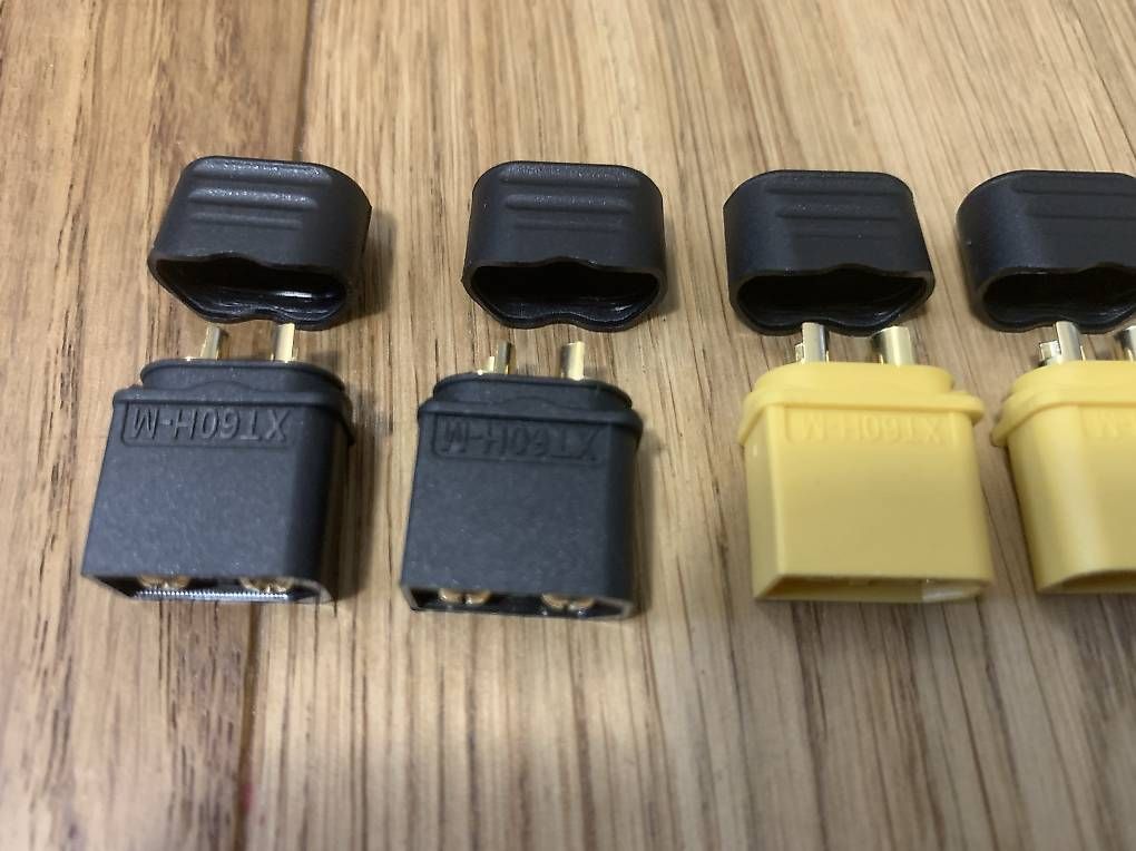 RC Modellbau: 4 x XT60H-M connectors & caps – Neu und originalverpackt aus Uster von dan_5m6y 1