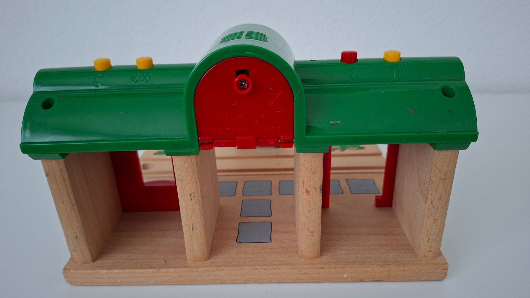 Brio Giocattoli: Brio Sprechender Bahnhof – Usato da Gattikon venduto da jeansgli 1