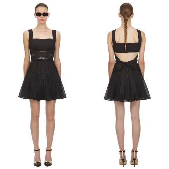 Self-Portrait Vestiti: Self Portrait black lace mini dress – Usato da Estavayer-le-Lac venduto da sto_y5c2