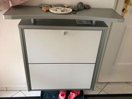 Schuhkasten mit Ablage grau weiss gebraucht Zustand gut