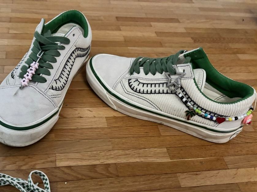 Vans Scarpe da donna: Vans Sneaker Gr.38 1/2 Special Edition (w) – Usato da St. Gallen venduto da heartbug