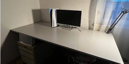 Gut erhaltener Schreibtisch (Höhenverstellbar)