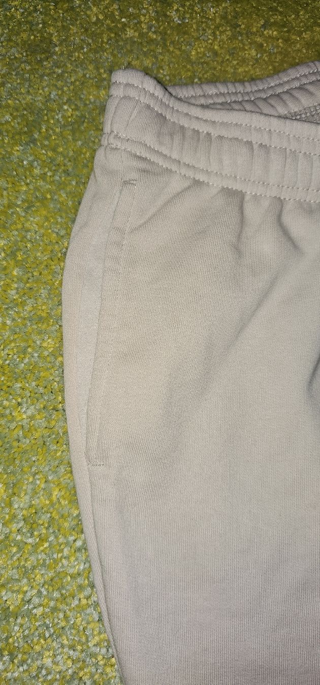 Pantaloni: Trendige Schlag- Stoff- Trainerhose, hellbeige, Grösse M/38 – Usato da Horgen venduto da ste_sy7h 2