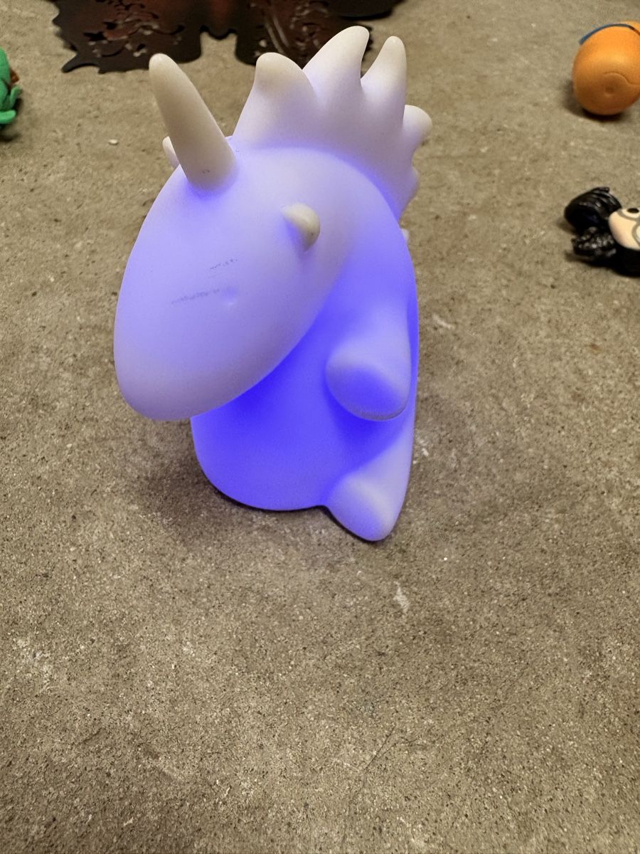 Toutes les décorations: Leuchtendes Einhorn (farbwechsel) – D'occasion à Basel par alisha.beuggert 7