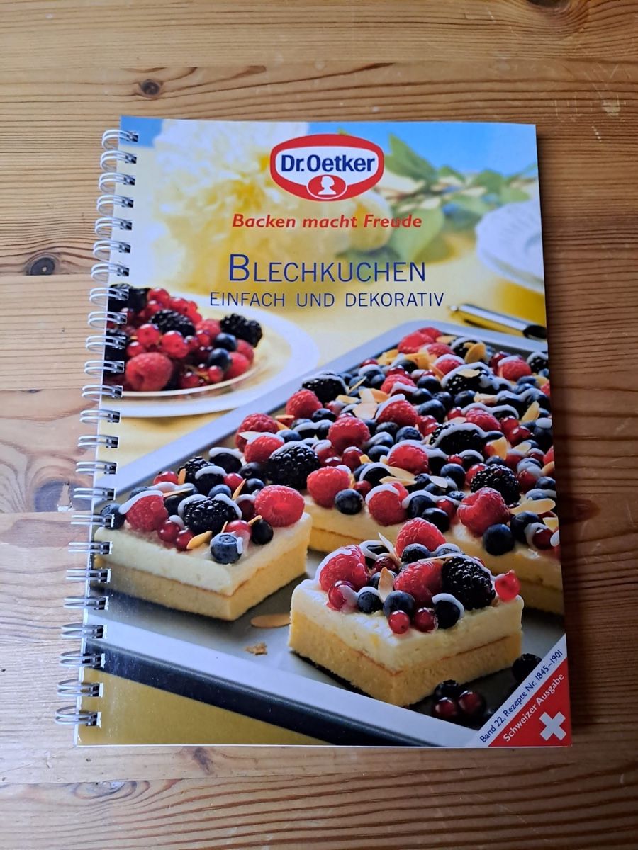Libri: Dr. Oetker Blechkuchen Buch – Usato da Bottenwil venduto da Guguseli014