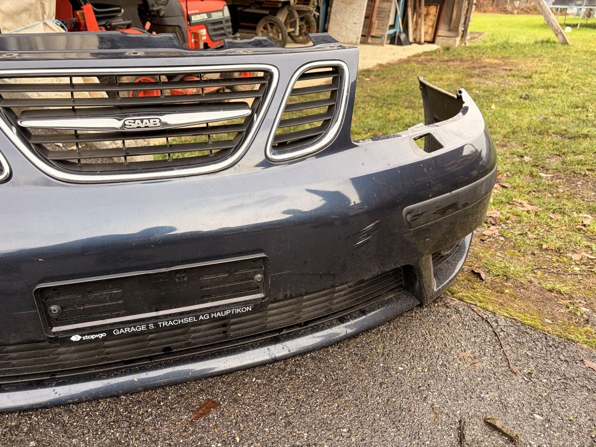 Saab Tutti pezzi di ricambio auto: SAAB 9-5 Stossstange – Usato da Unterkulm venduto da YS3 2