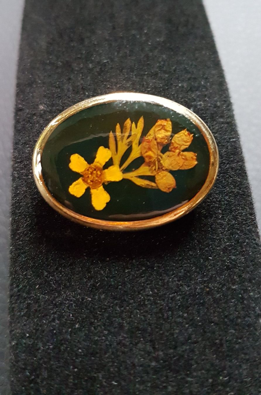 Spille & Fermagli: Brosche mit Blumen – Usato da Wald ZH venduto da Silena02 1