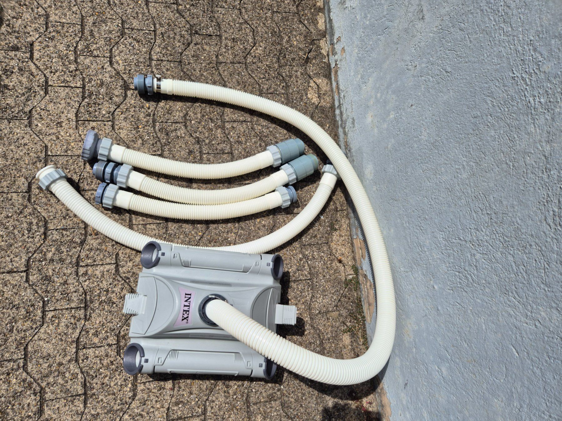 Intex Accessori per Piscine: INTEX Pool Bodensauger mit Schlauch und Adaptern gebraucht – Usato da steinach venduto da igimaster 2