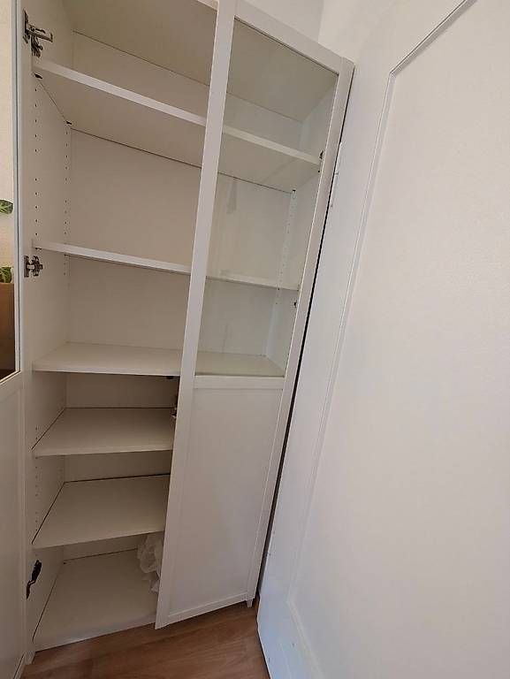 Ikea Regale: Bücherregal / Bookshelf with panel doors – Gebraucht aus Bern von azidan 1