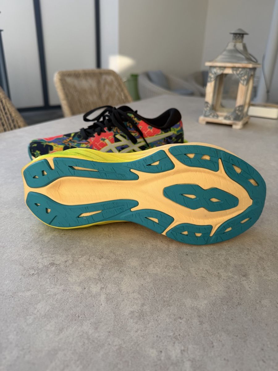 Asics Damenschuhe: Asics Novablast 3 | Top Zustand! – Neu (gemäss Beschreibung) aus Wohlen AG von Maloukoch 2