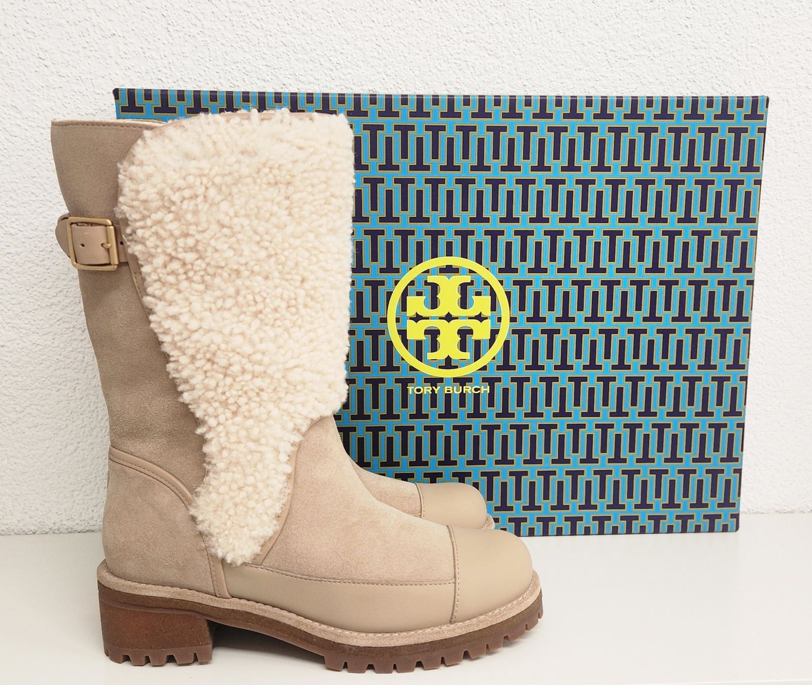 Tory Burch Herrenschuhe: Tory Burch Lammfell Stiefel Gr. 37 NEU! – Neu und originalverpackt aus Wollerau von CH8832