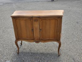 Kommode antik Holz 2 Tueren mit Fuesse guter Zustand