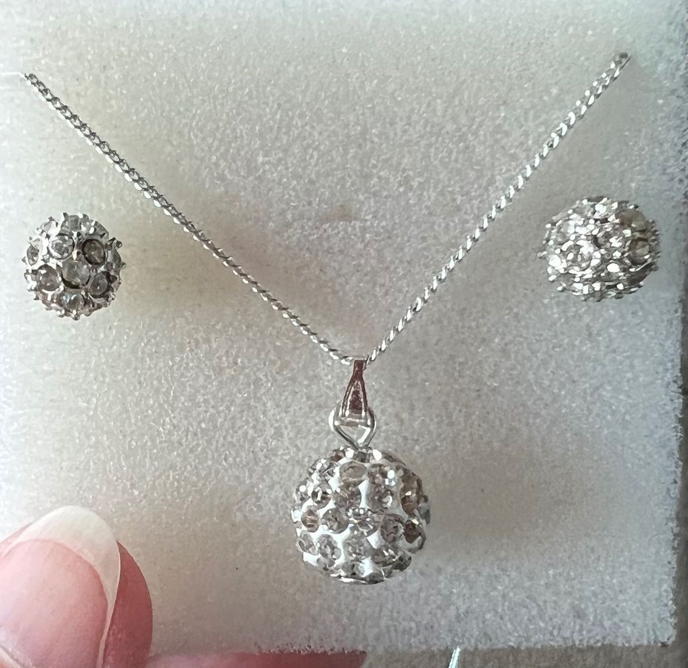 Sonstiger Schmuck: Chaîne+pendentif+boucles d’oreilles - boules à facette – Neu (gemäss Beschreibung) aus Glattpark(Opfikon) von Miko3711