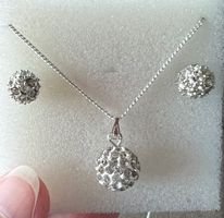 Chaîne+pendentif+boucles d’oreilles - boules à facette