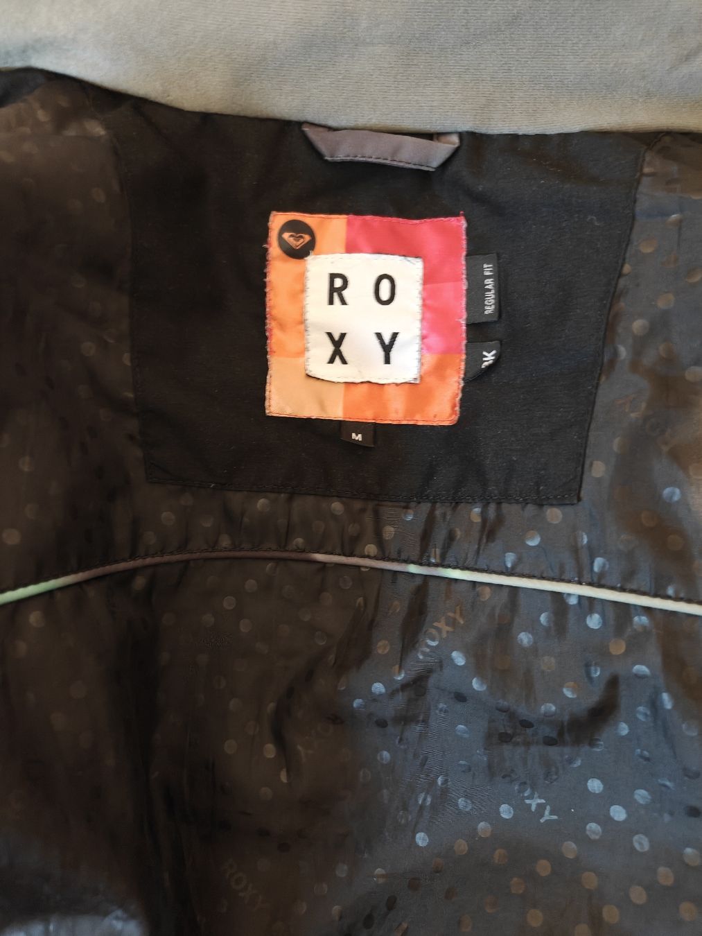 Jacken: Skijacke Roxy schwarz bunt Gr. M – Gebraucht aus Olten von Edelw1ss 4