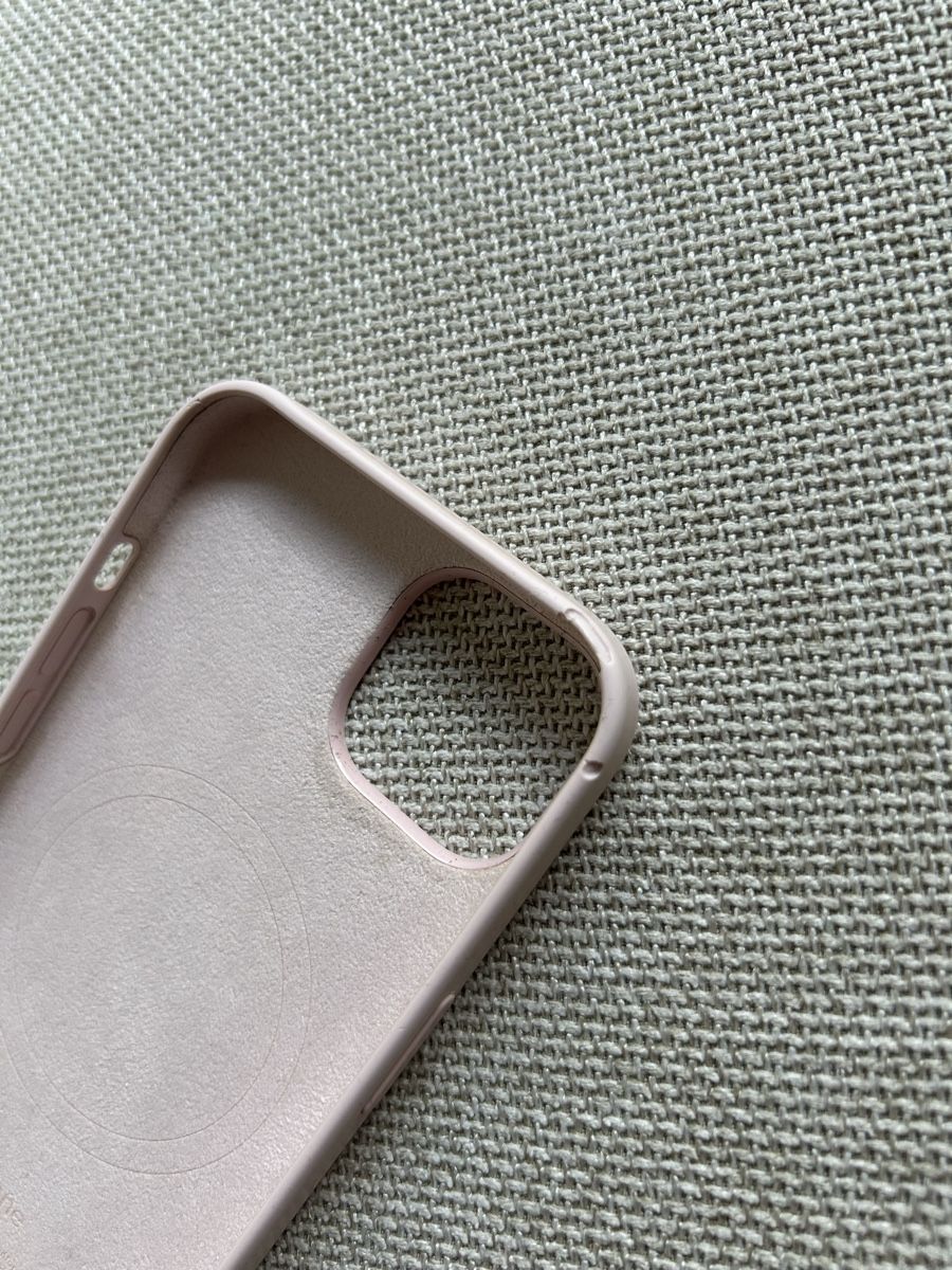 Apple Telefoni cellulari / Smartphones: Apple Silicon Case – Usato da Basel venduto da MyAn 3