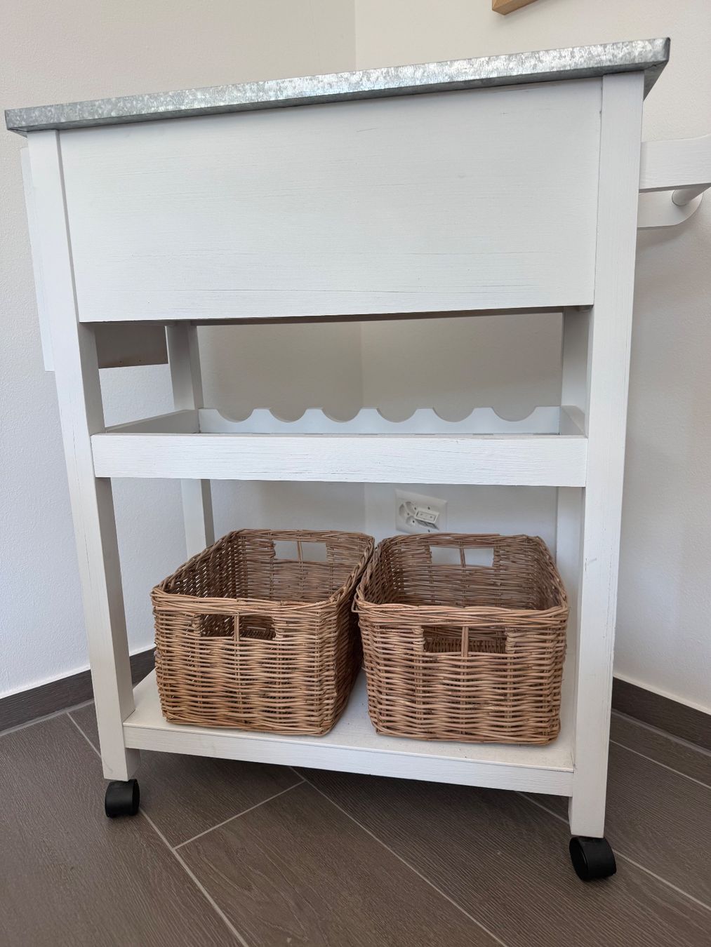 Maisons du monde Servierwagen: Servierwagen (Maison du monde) – Gebraucht aus Küsnacht ZH von S.W. 2