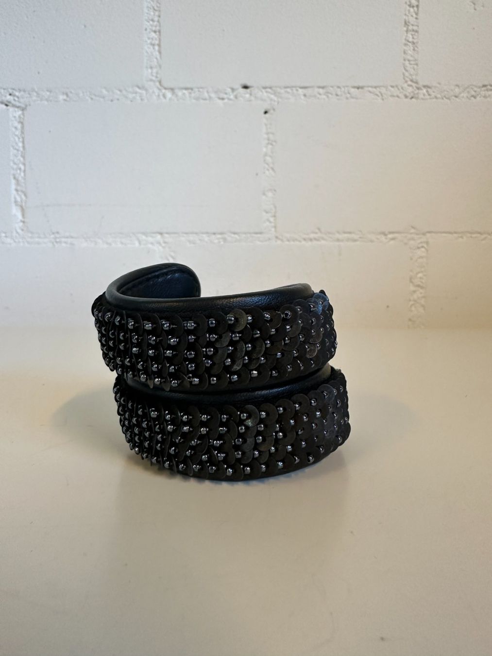 Bracciali & Braccialetti: Spiral Armband Leder – Usato da Urdorf venduto da ARJN