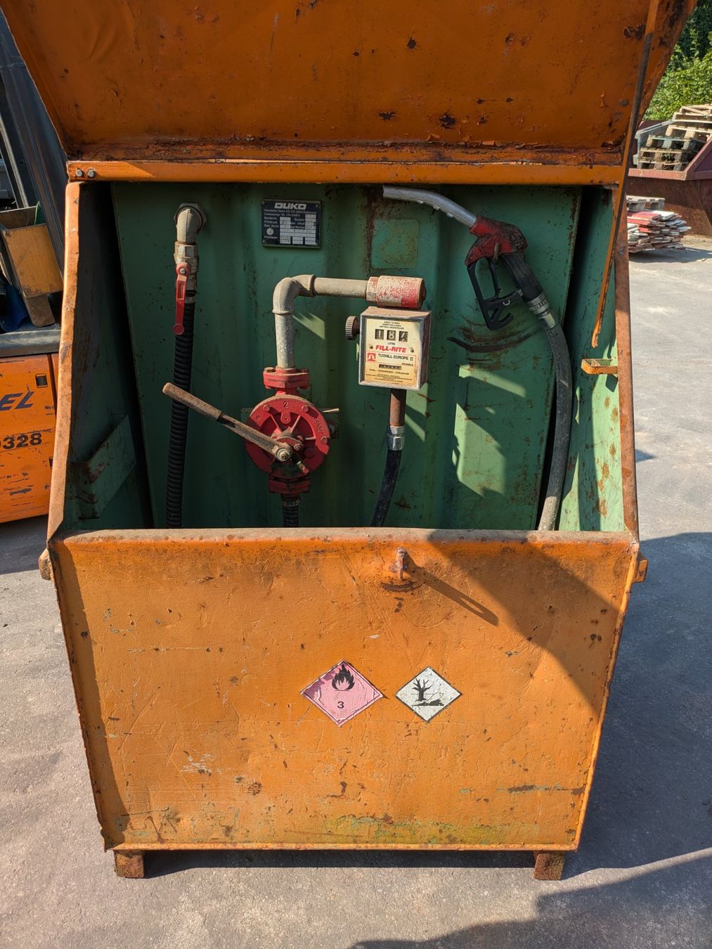 Sonstiges Fahrzeugzubehör: Baustellentank Duko 600 Liter – Gebraucht aus Flamatt von WeibelAG 1