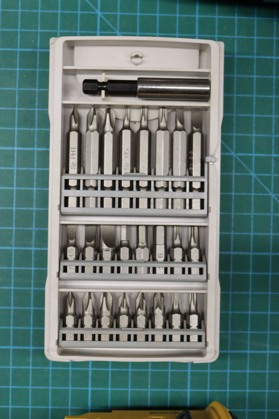 Dewalt Tutti gli attrezzi: DeWalt DCD785 Akkuschrauber Set – Usato da Emmetten venduto da Super008 7