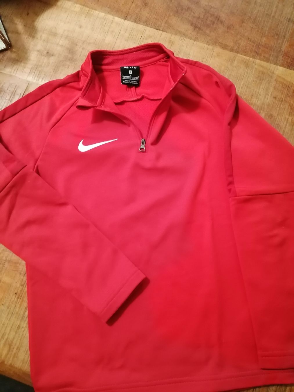Nike Maglioni & Felpe: Nike dry fit 128, 137 – Usato da Sempach venduto da .1SecondBrands.