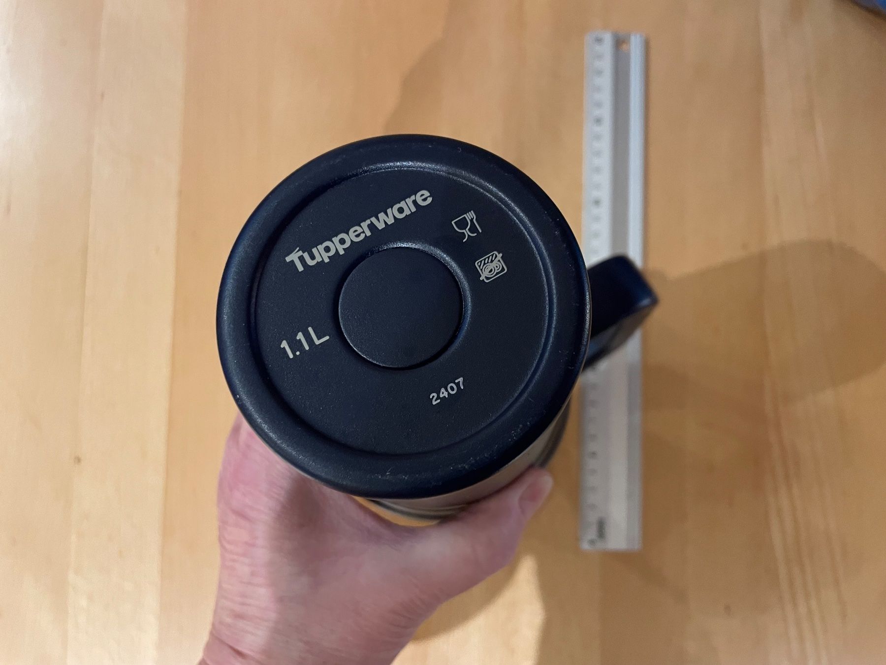 Tupperware Tassen: Grosser Thermos-Becher, 1,1 Liter von Tupperware – Neu (gemäss Beschreibung) aus Cham von 2eye 1