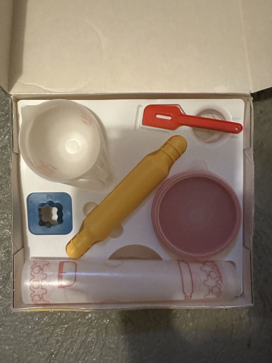 Puppenhäuser & -möbel: Kinder Backen von Tupperware – Gebraucht aus Bioley-Orjulaz von Doffy 1