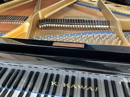 Piano à queue de marque KAWAI mod KG-2C d'occasion