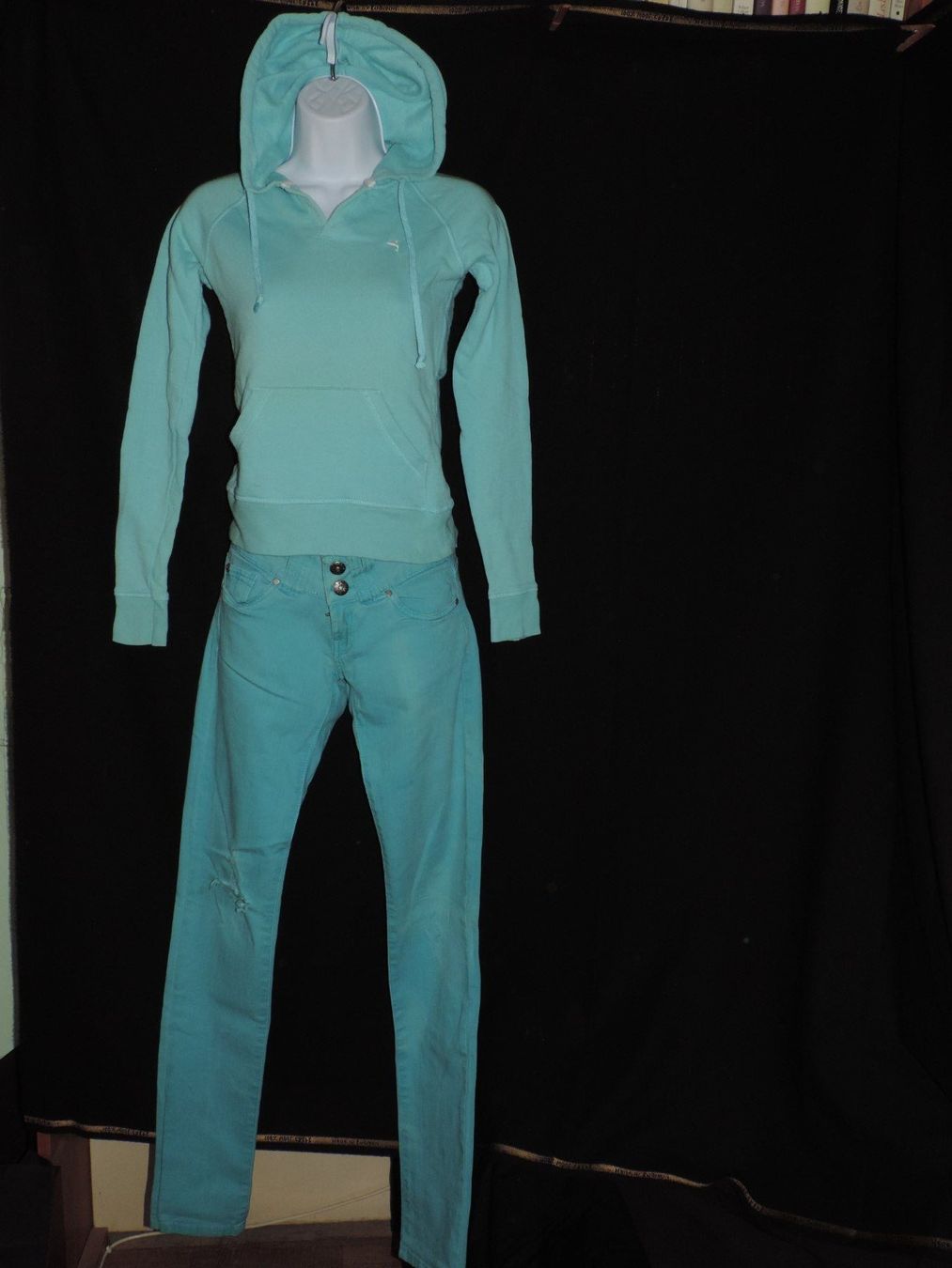 Lotti di vestiti: ensemble bleu turquoise – Usato da Genève venduto da Axelle333