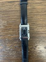 Elegante Armani Uhr mit Lederarmband, neuwertig!