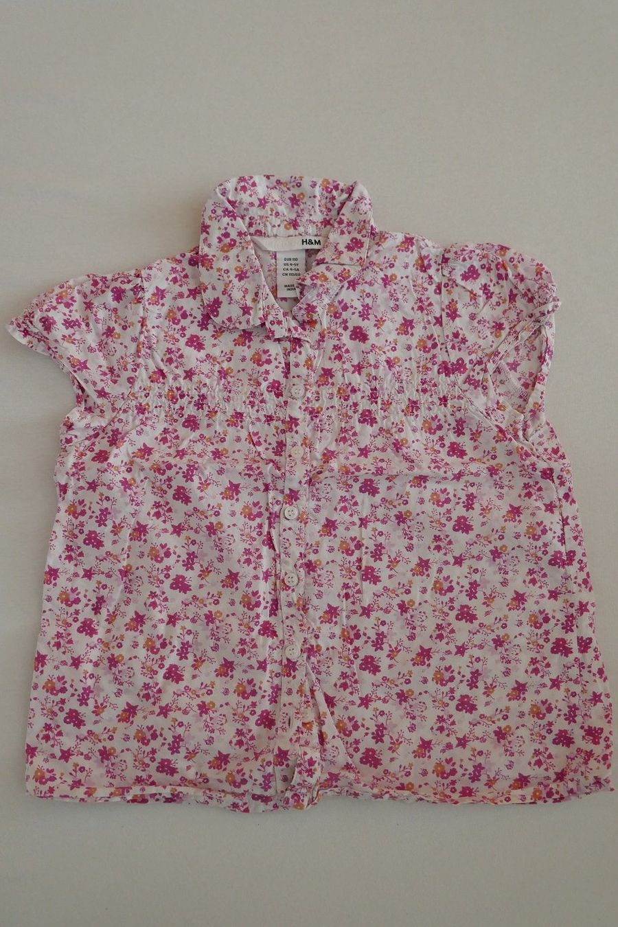 Camicette, T-shirt & Top: Hübsche Bluse mit Blumen, Gr. 110 – Usato da Horgen venduto da Feli39