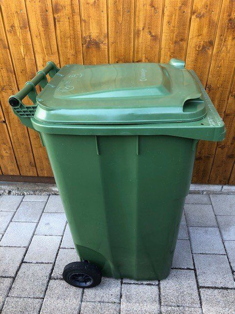 Sonstiges für Büro & Gewerbe: Ochsner Kunststoffcontainer 240 Liter – Gebraucht aus Altbüron von zet_pnw5 1