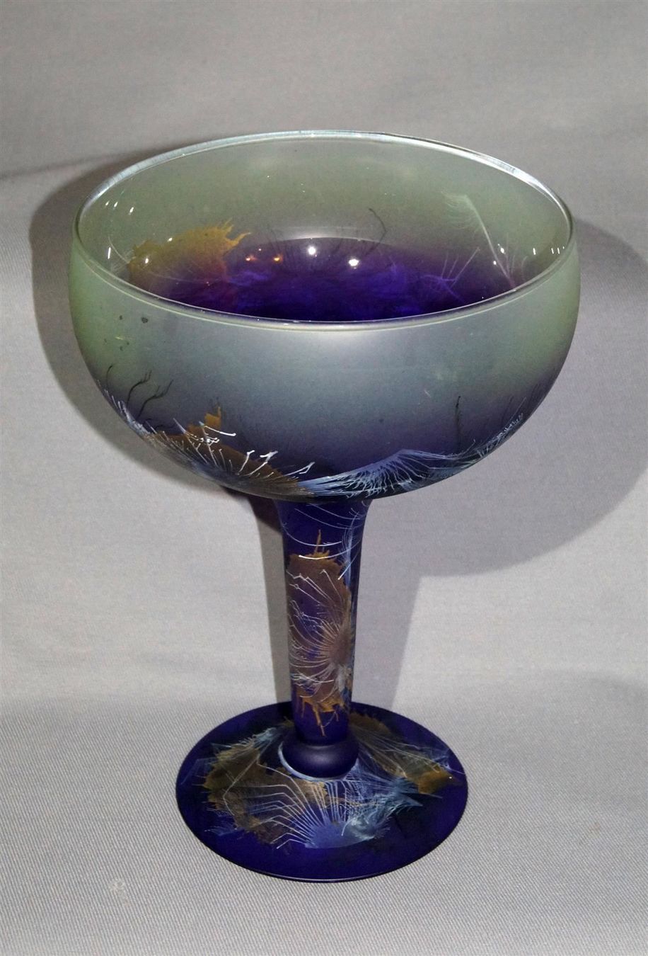 Vase & Récipients: Grosser Prunkpokal blau-violett irisierend – D'occasion à Geroldswil par ARTEFACTO