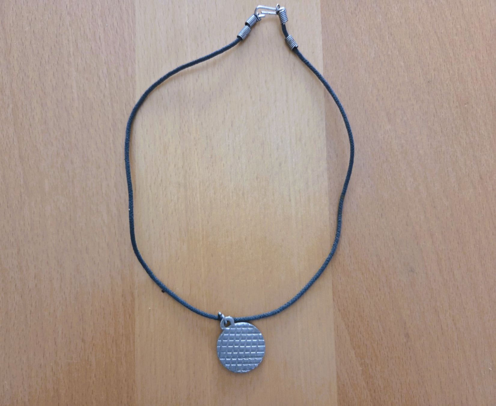 Ciondoli: NIKE SCHMUCK - HALSKETTE ANHÄNGER – Usato da Brüttisellen venduto da Nighttrain 1