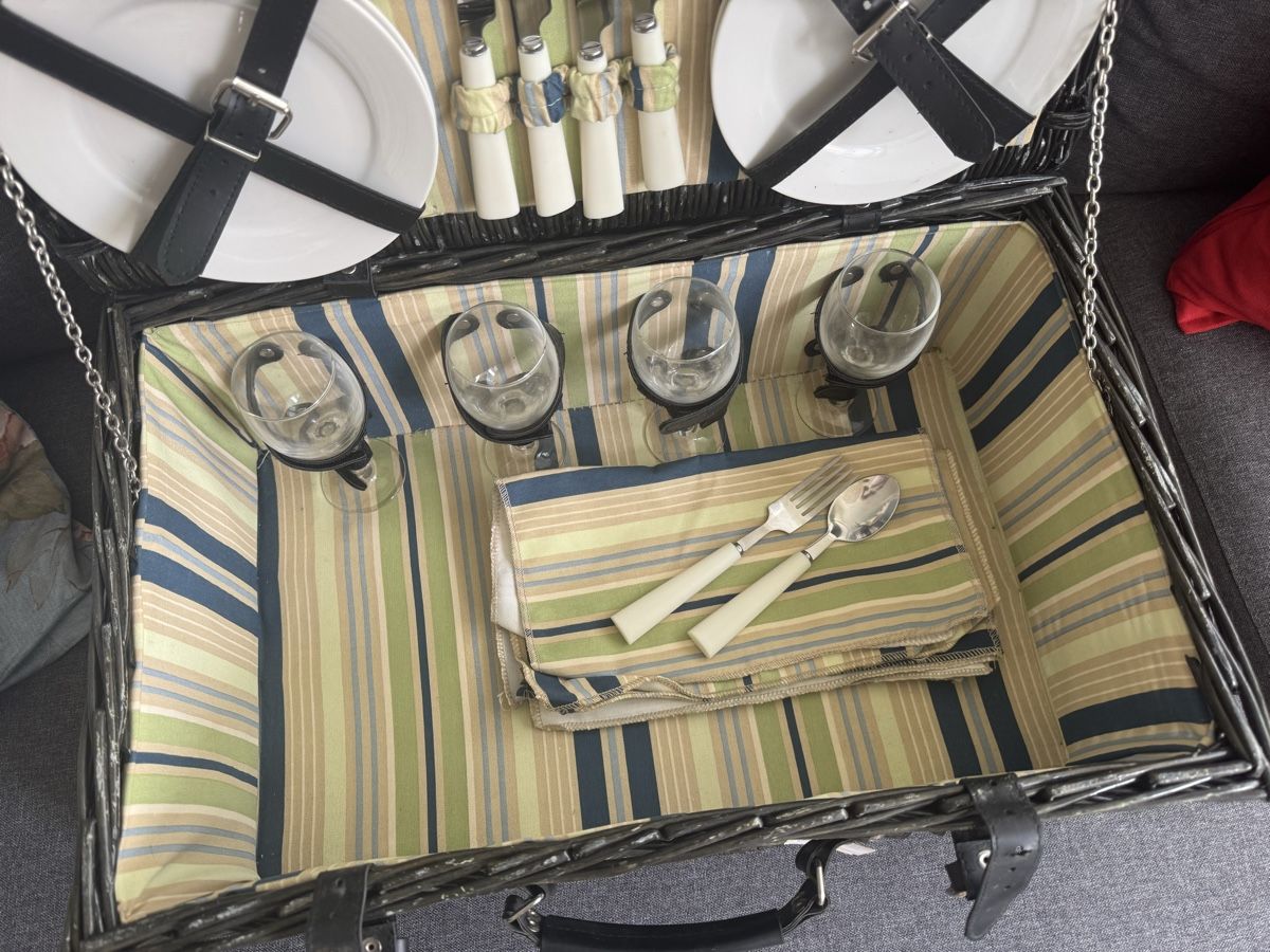 Altro per la casa: Neues Picknick Korb :) – Nuovo e nell'imballaggio originale da Zürich venduto da Anilein_9989 1