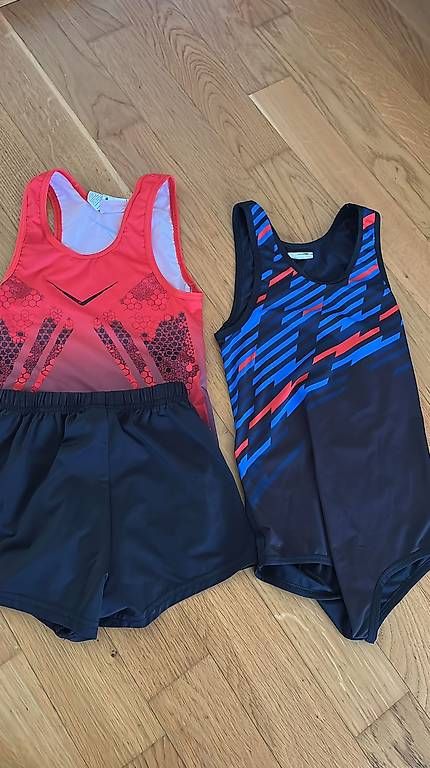Lotti & Set di vestiti: Diverse Turnkleider – Usato da Solothurn venduto da MAtila89 2