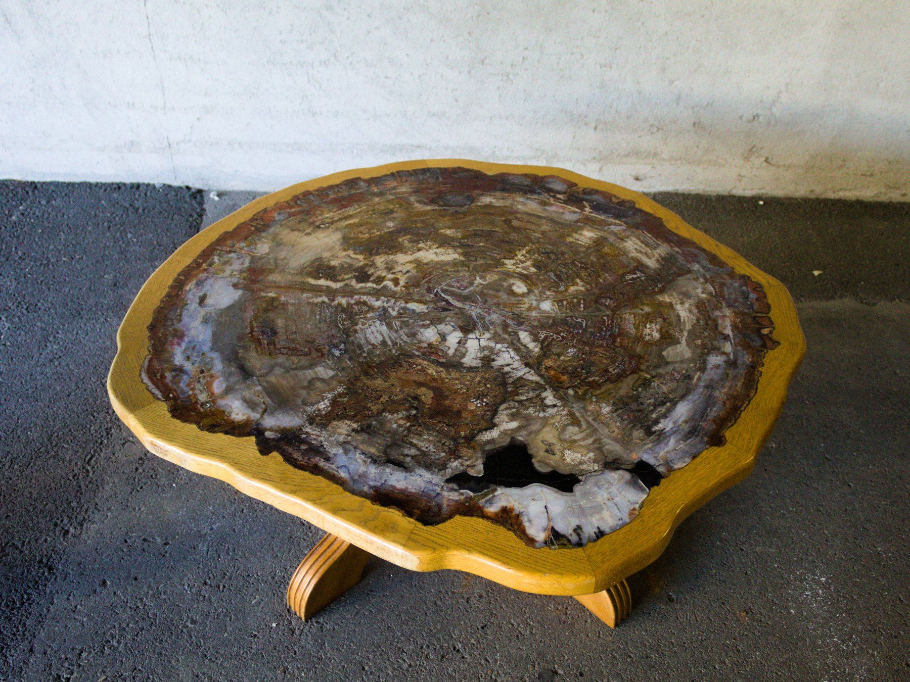 Tavoli: Table basse en bois pétrifié – Usato da Les Mayens-de-Sion venduto da valbroc 2