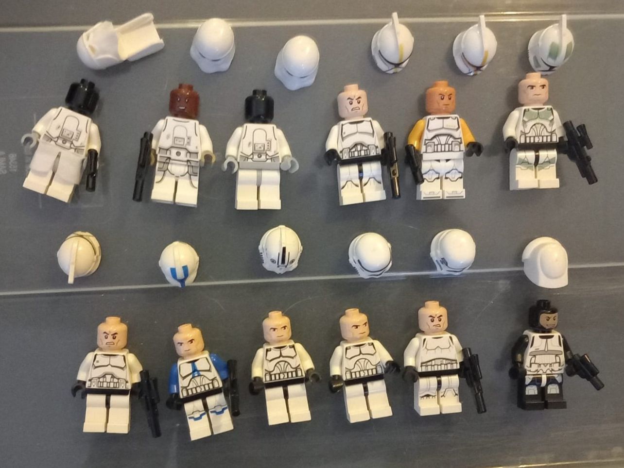 Lego Statuette: 12 Minifiguren Lego Star Wars Clone Trooper, Stormtrooper .. – Usato da Maschwanden venduto da summernight7 2