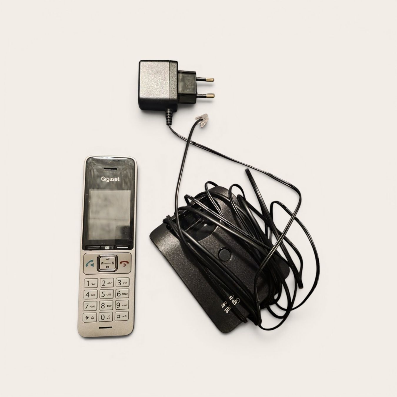 Gigaset Telefoni: Gigaset Comfort Festnetztelefon – Usato da Burg AG venduto da cin_2x6l