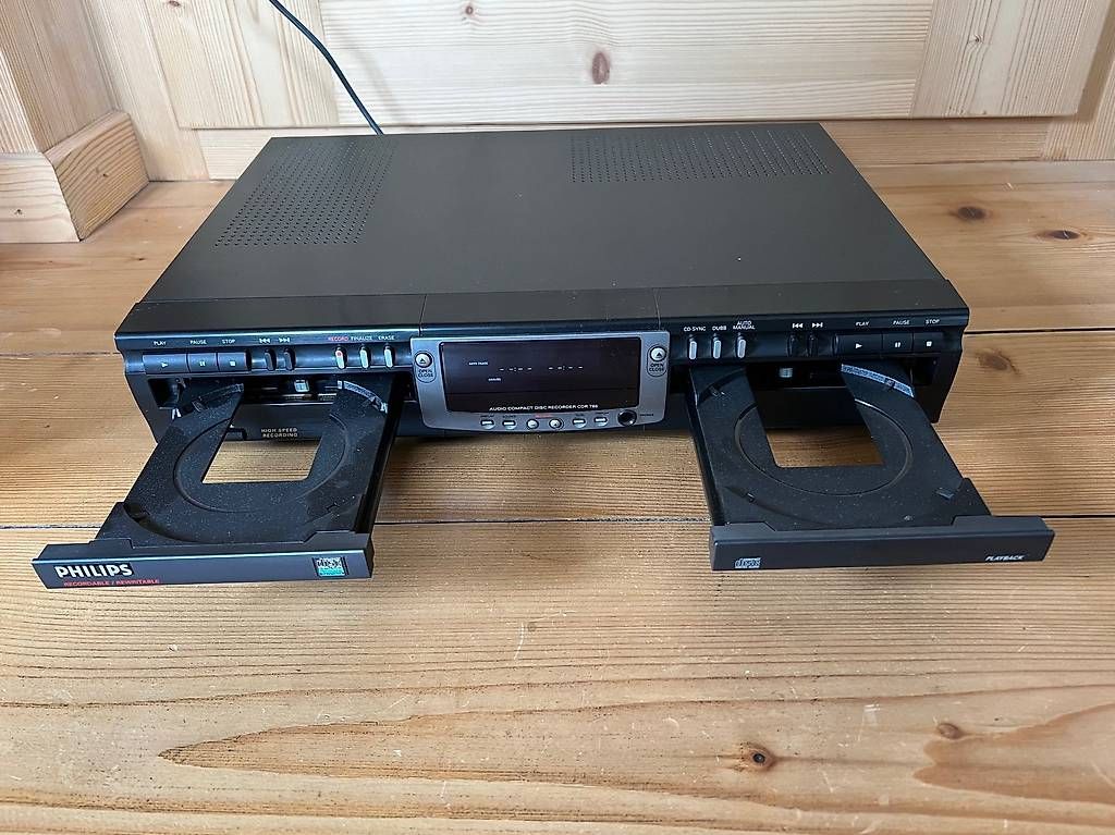 Registratori: Philips Compact Disc Recorder 765 – Usato da Champéry venduto da jaquin57