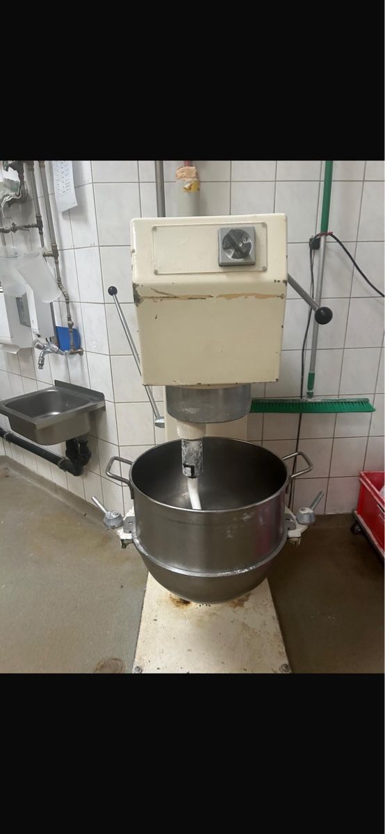 Elettrodomestici da cucina: Profi-Teigknetmaschine – Usato da Bützberg venduto da Chisco