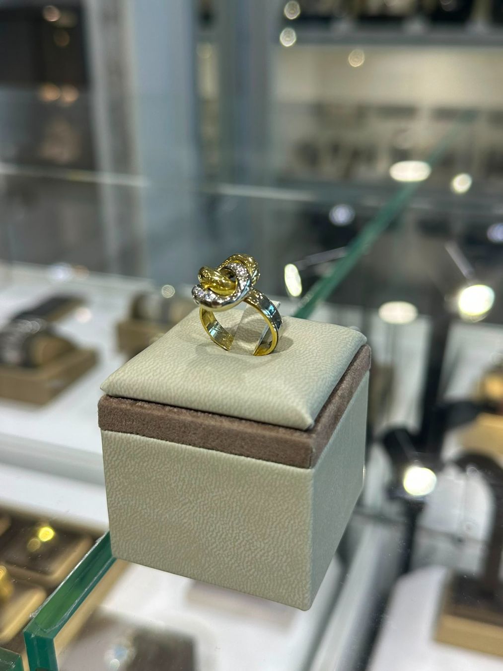 Bagues: 18 Karat - 750 Bicolor Ring mit Diamanten – D'occasion à Zürich par StargoldJewellery 1