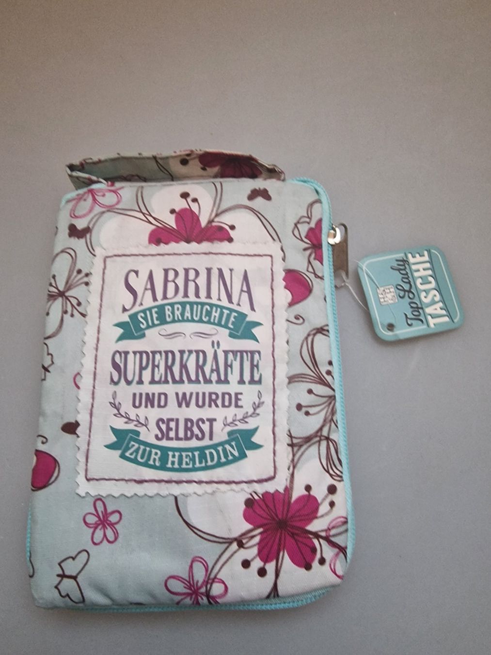 Taschen für Damen: Tasche mit Name Sabrina Neu – Neu und originalverpackt aus Oberuzwil von aseinkaufswelt
