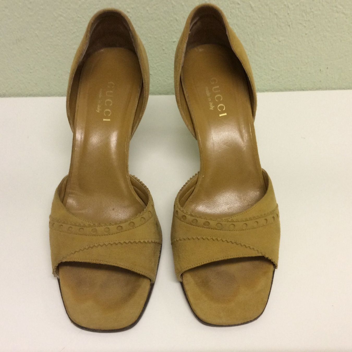 Gucci Scarpe da donna: Gucci open-toe suede sandals – Usato da Zürich venduto da LoveFashion76